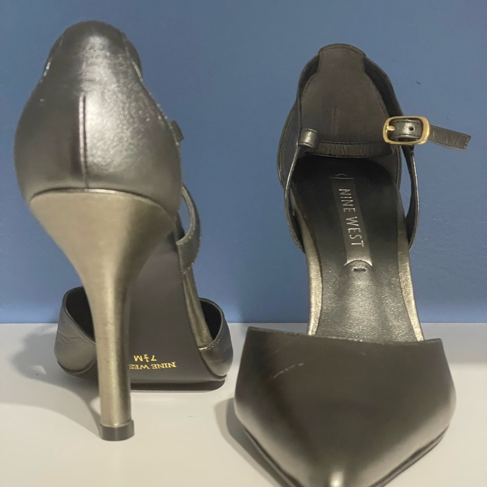 Nine West Pewter Heels